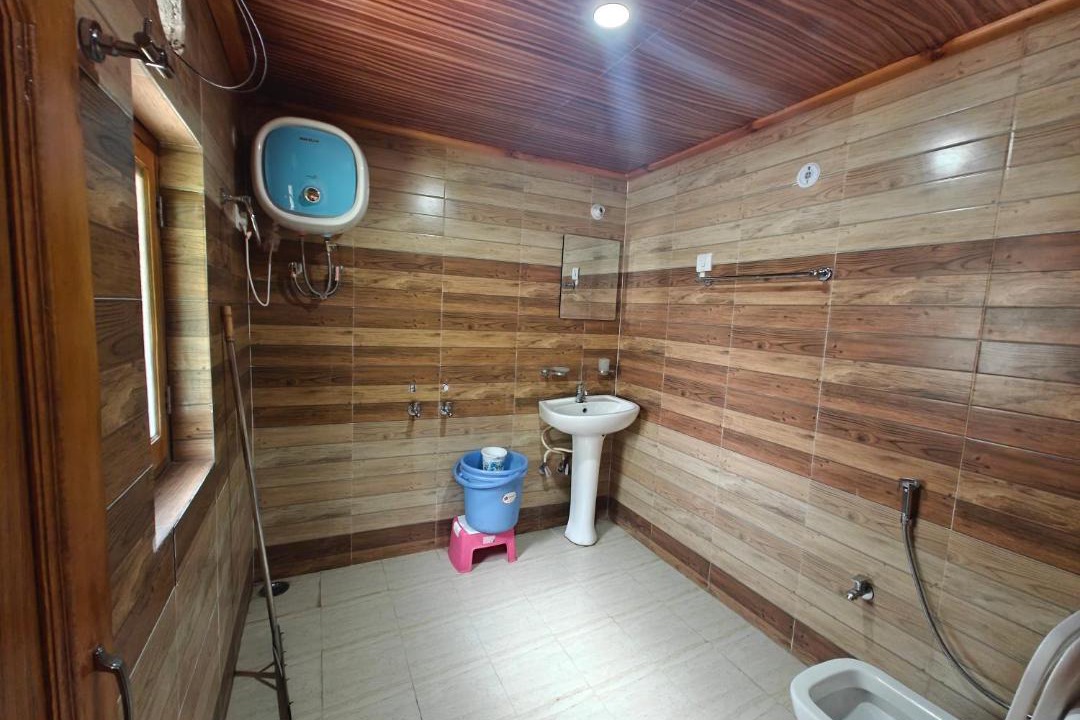 Photo of Bathroom in Bhatwari