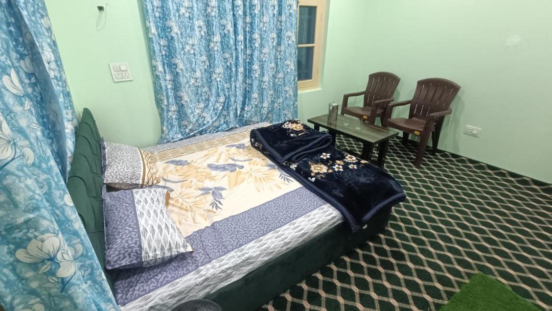 Photo of Bedroom in Gulmarg