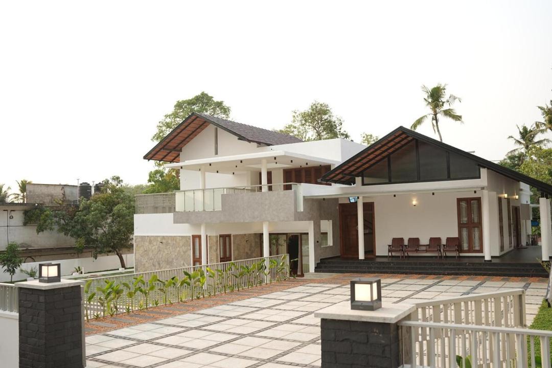 Photo of Others in Onamthuruth