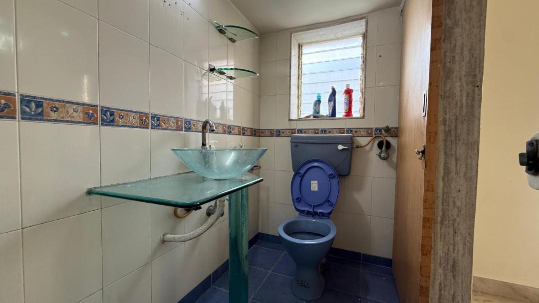 Photo of Bathroom in Bandra West