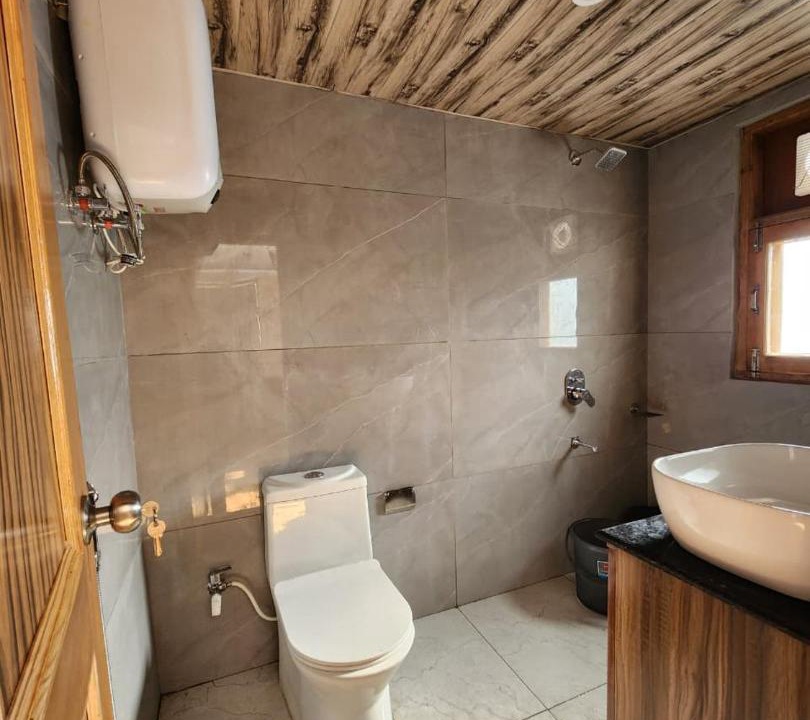 Photo of Bathroom in Theog