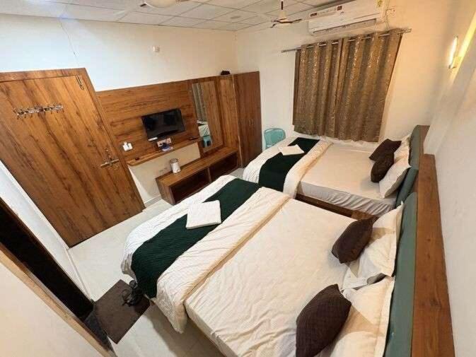 Photo of Bedroom in Pachmarhi