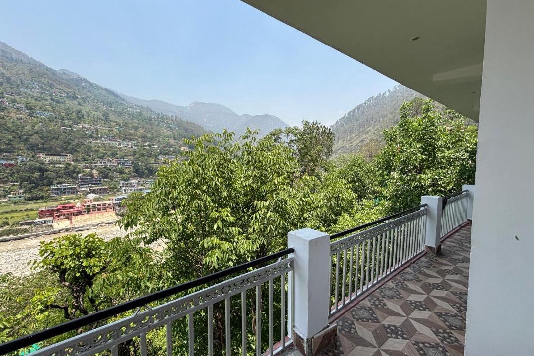 Photo of Patio Balcony in Uttarkashi