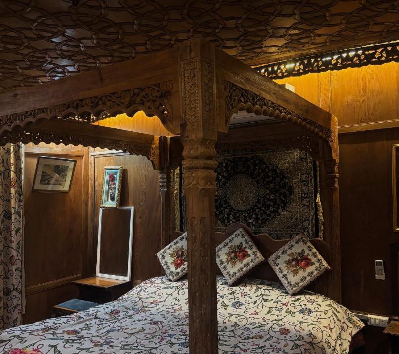 Photo of Bedroom in Nagin Bagh