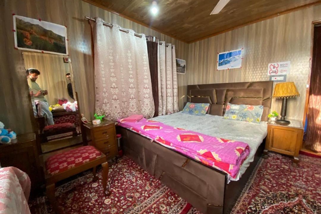 Photo of Bedroom in Nagin Bagh