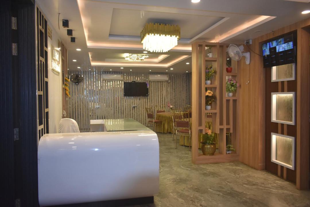 Photo of Others in Totam