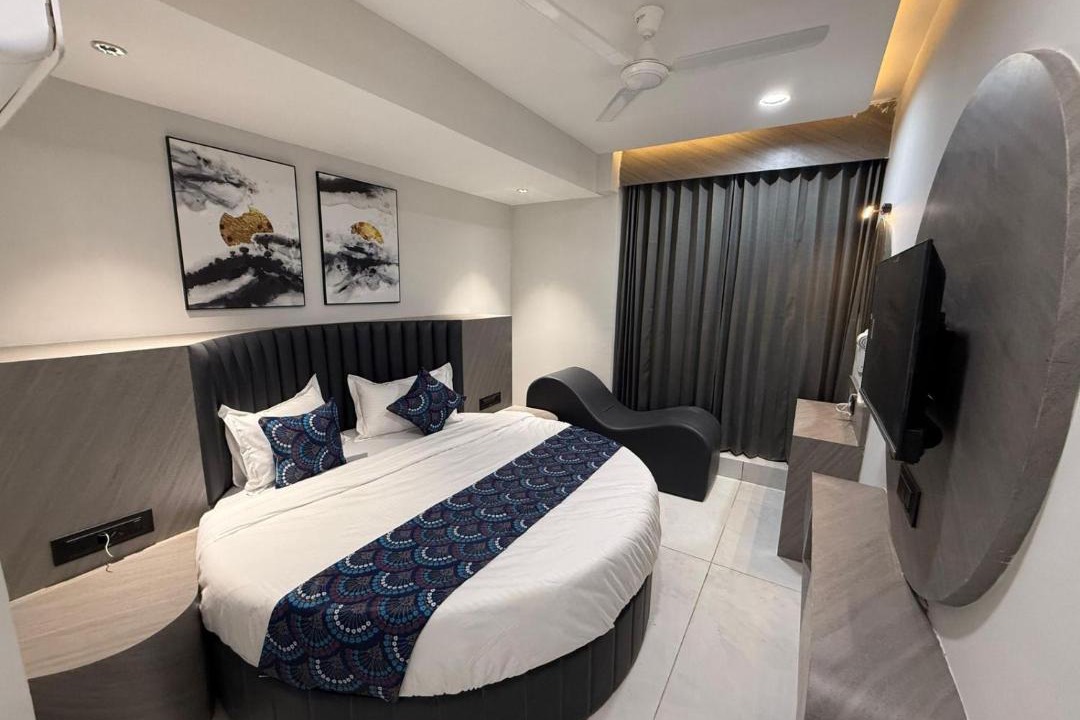 Photo of Bedroom in Navrangpura
