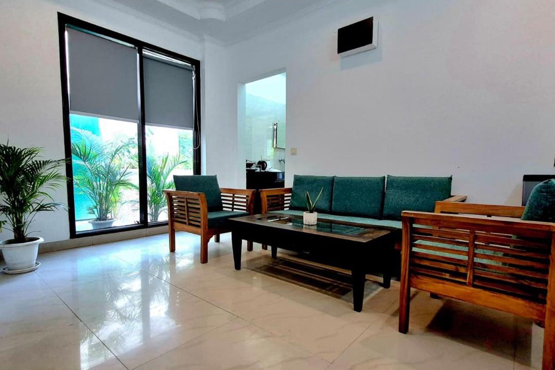 Photo of Livingroom in South City I