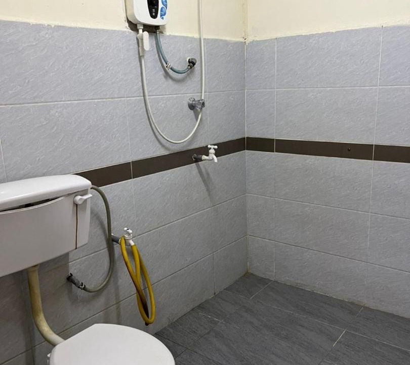 Photo of Bathroom in Batas Baru