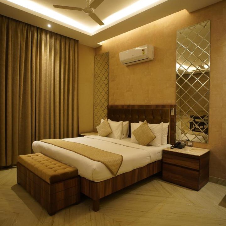 Photo of Others in DLF City