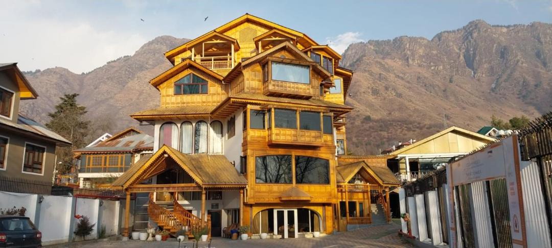 Photo of Buildings in Nishat-Shalimar