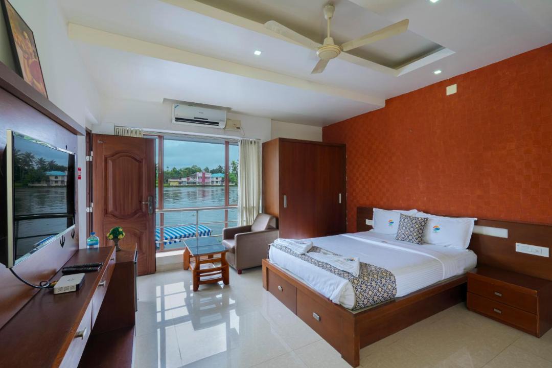 Photo of Bedroom in Mankombu