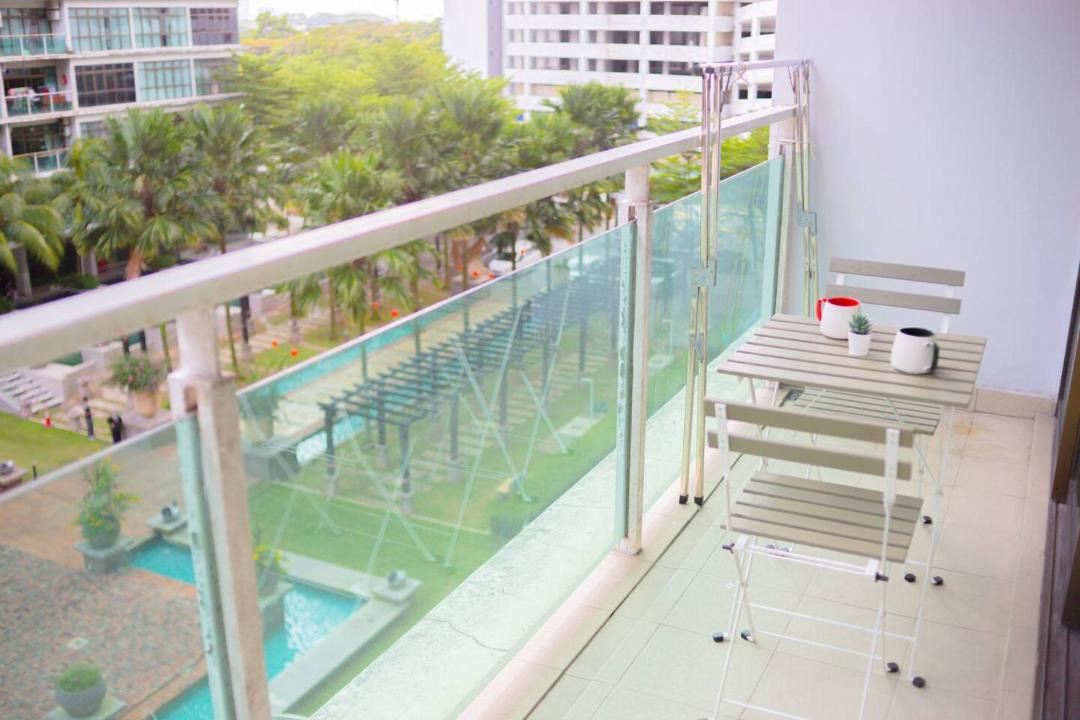 Photo of Patio Balcony in Taman Mount Austin