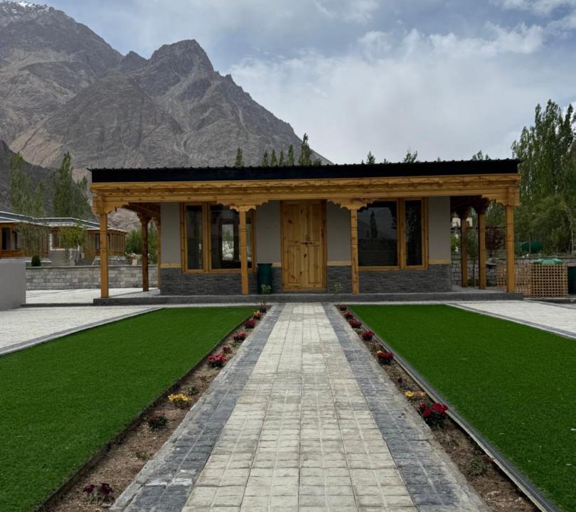 Photo of Others in Hunder