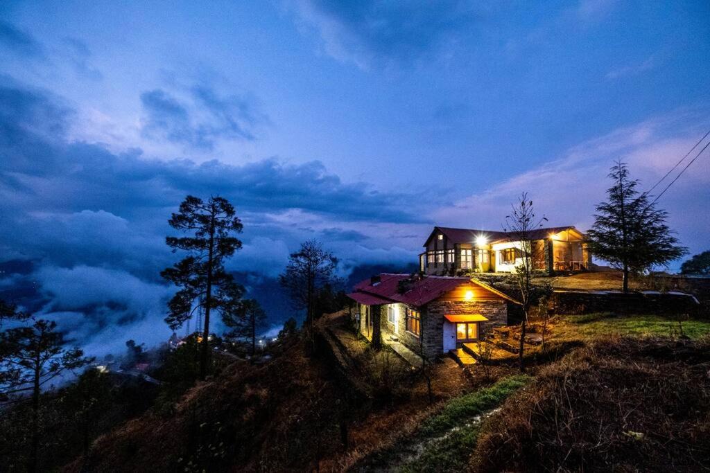 Photo of Others in Binsar