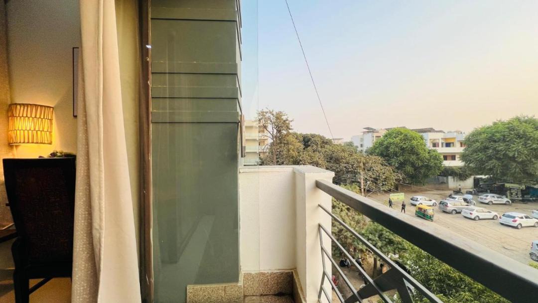Photo of Others in DLF Phase 3