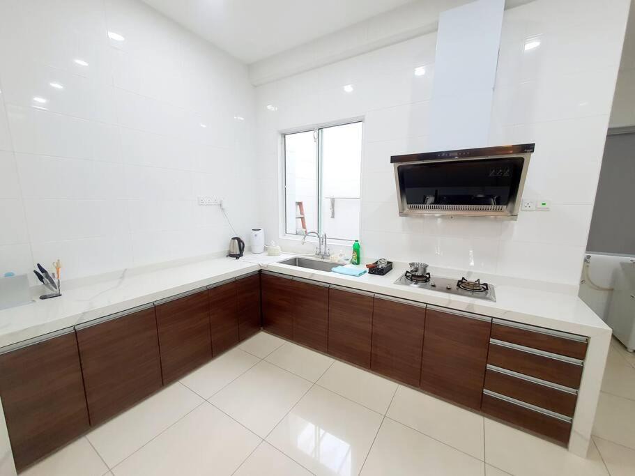 Photo of Kitchen in Taman Impian