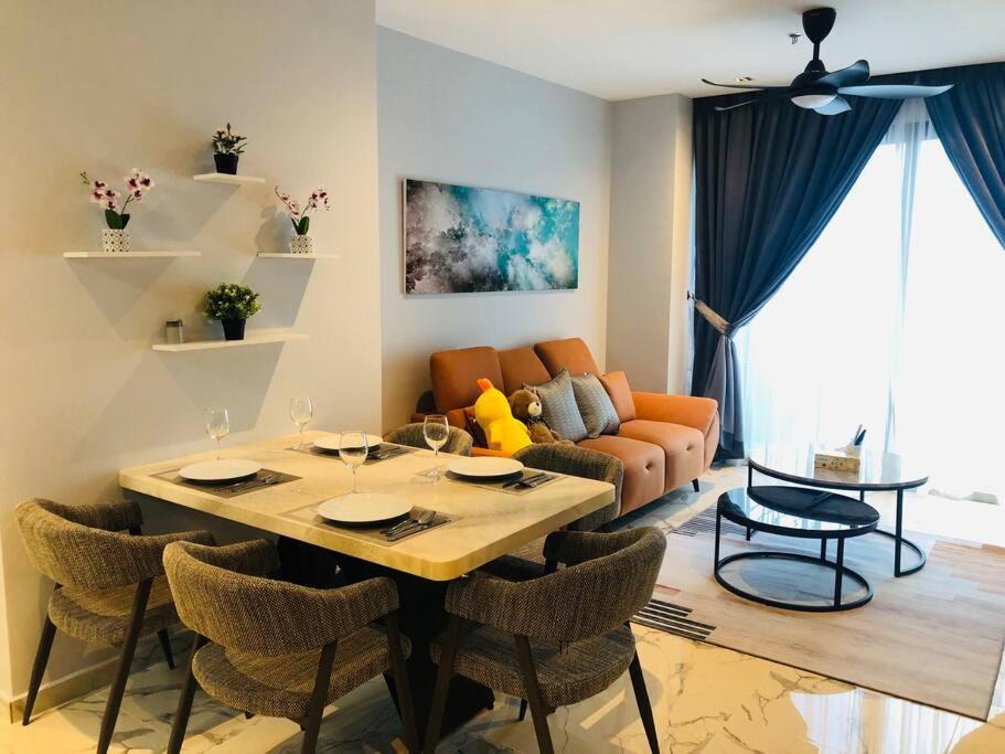 Photo of Livingroom in Tropicana