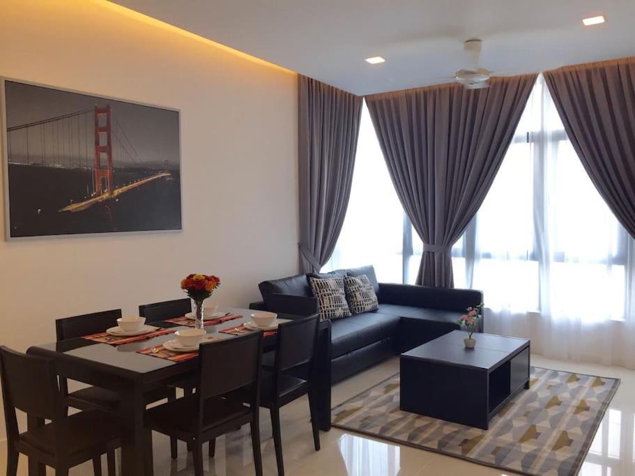 Photo of Livingroom in Tropicana