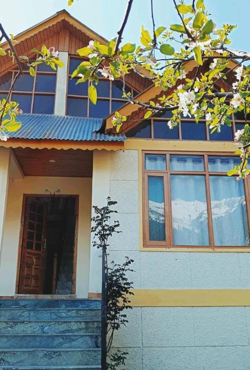 Photo of Buildings in Manali