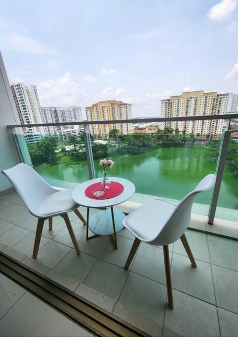 Photo of Patio Balcony in Taman Mount Austin