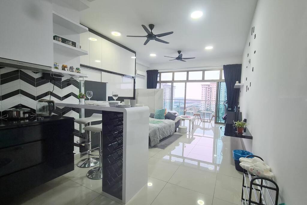 Photo of Kitchen in Taman Mount Austin