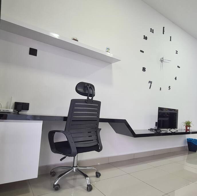 Photo of Livingroom in Taman Mount Austin