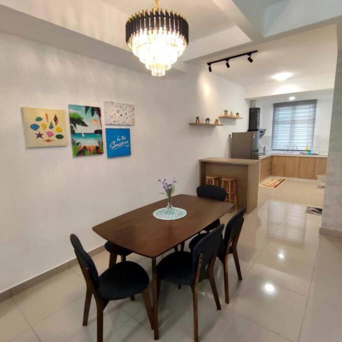 Photo of Livingroom in Bandar Penawar