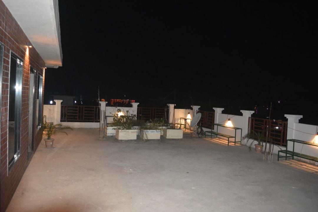 Photo of Buildings in Sualkuchi