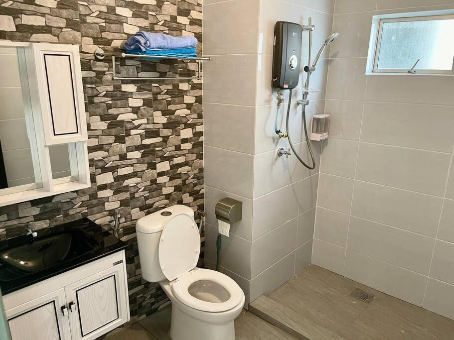 Photo of Bathroom in Baharu