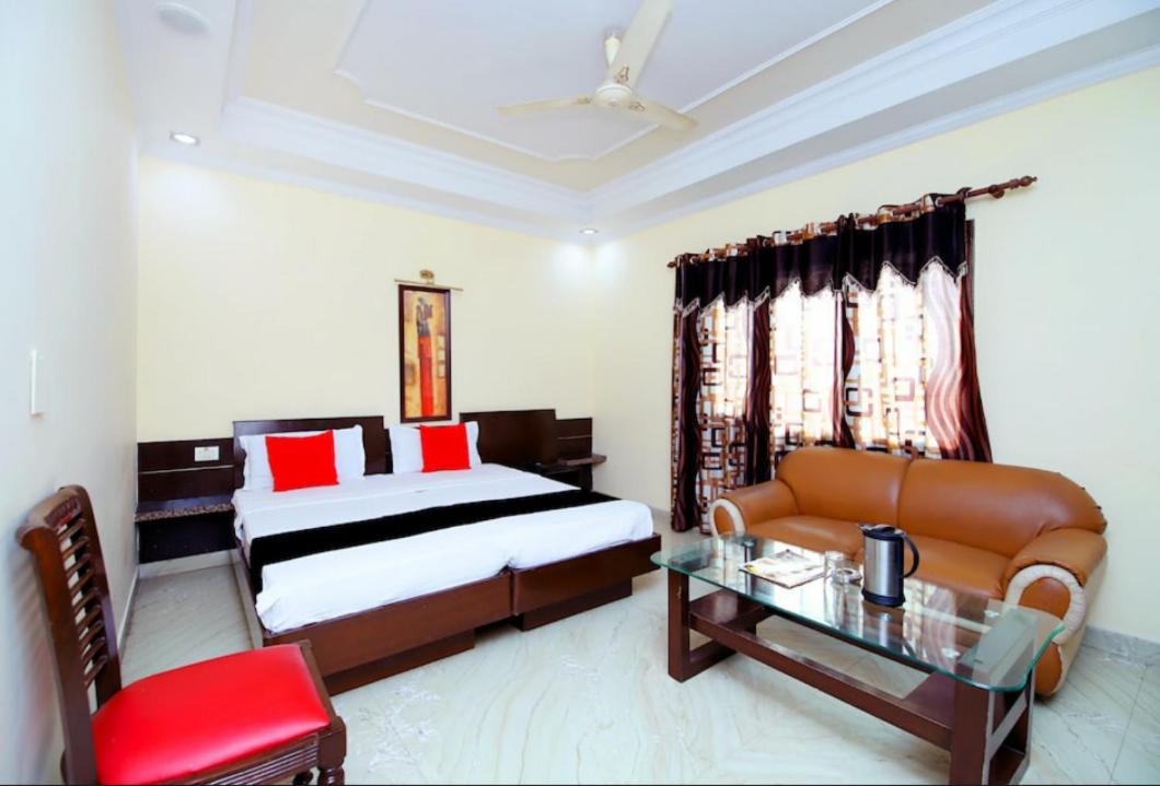 Photo of Bedroom in Ranjit Avenue