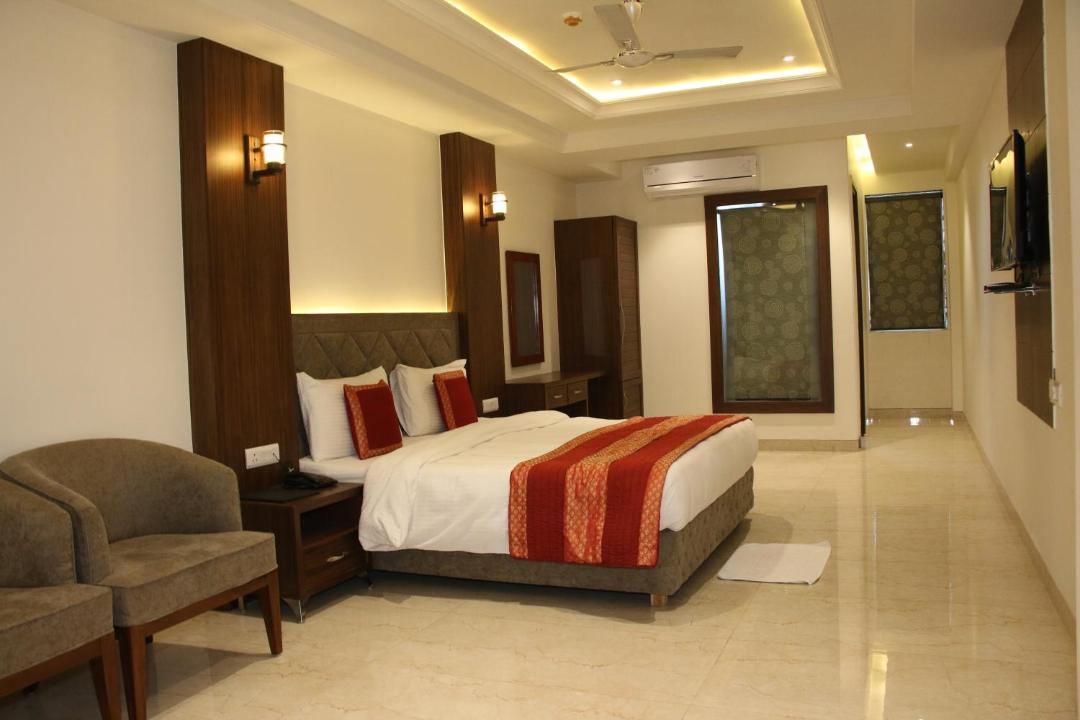 Photo of Bedroom in Alipur