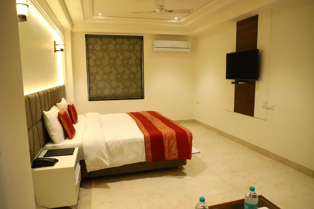Photo of Bedroom in Alipur