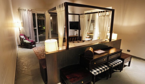 Luxury Villa (with Jacuzzi)