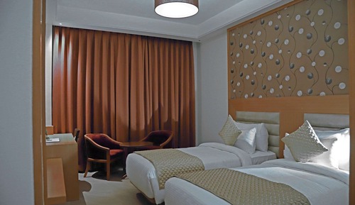 Deluxe Room, 2 Twin Beds, Non Smoking