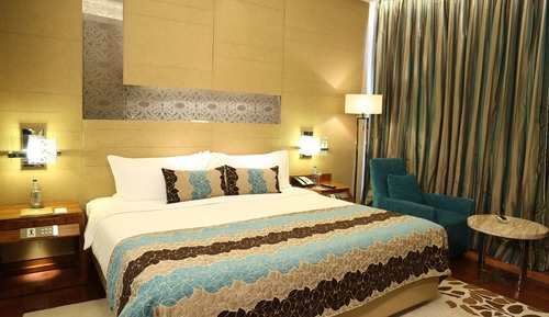 Superior Room Twin Bed with Bath Tub