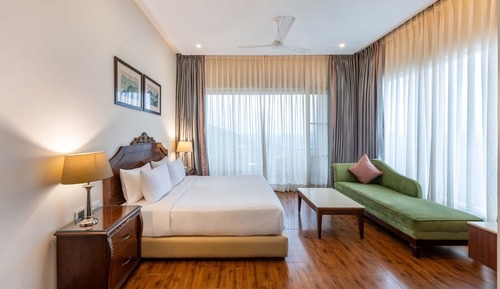 Executive Suite, Valley View