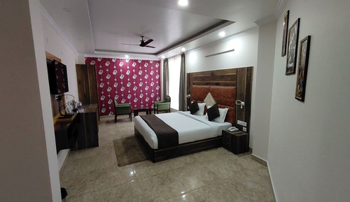 Economy Room