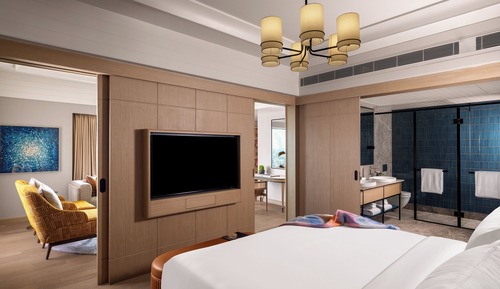 PRESIDENTIAL SUITE WITH 1 KING BED - LOUNGE ACCESS WITH COCKTAIL HOURS & ONE WAY AIRPORT TRANS