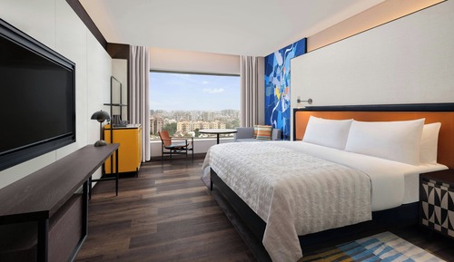 Executive Studio, 1 King Bed, City View