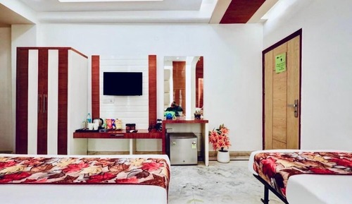 Deluxe Triple Room, 1 Double Bed, City View