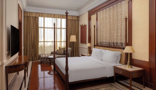 Suite, 1 King Bed, Tower