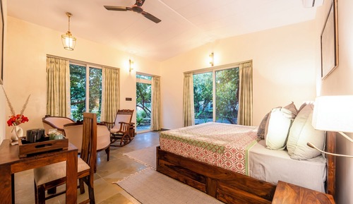 Luxury Cottage with Sit Out