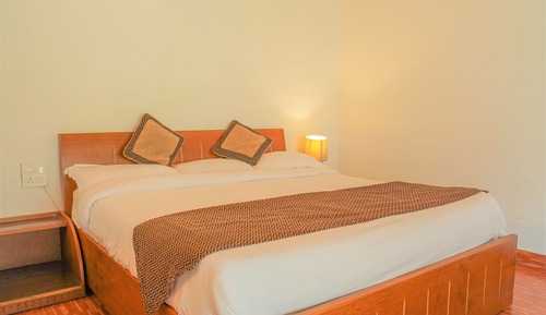 Lake View Premium Cottage on Ground Floor