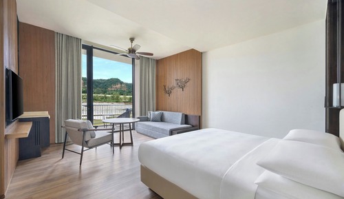 Premier Room, 1 King Bed, Balcony, River View (Balcony)