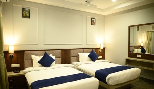 Premium Twin Room, City View