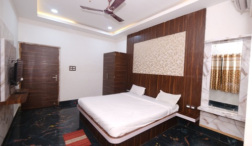 Superior Room, City View