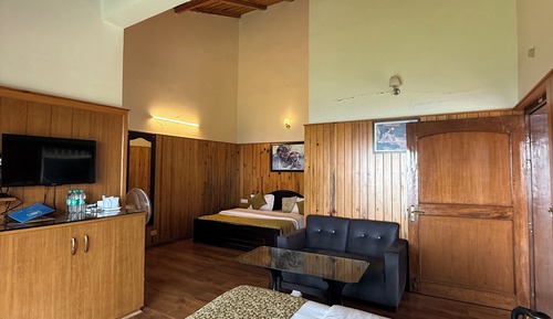 Family Room, Valley View