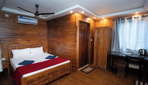 Deluxe Cabin, Garden View