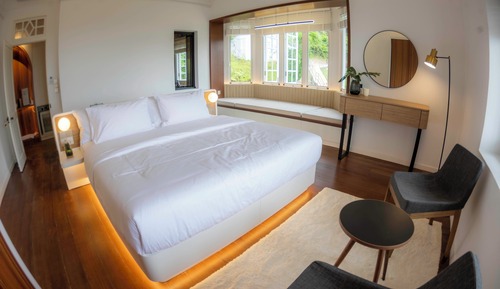 Suite (04 Lacewing Suite)